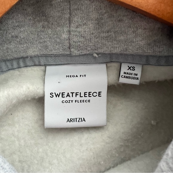 Aritzia Cozy Fleece Mega Raglan Cropped Hoodie Heather Chrome - Picture 7 of 7